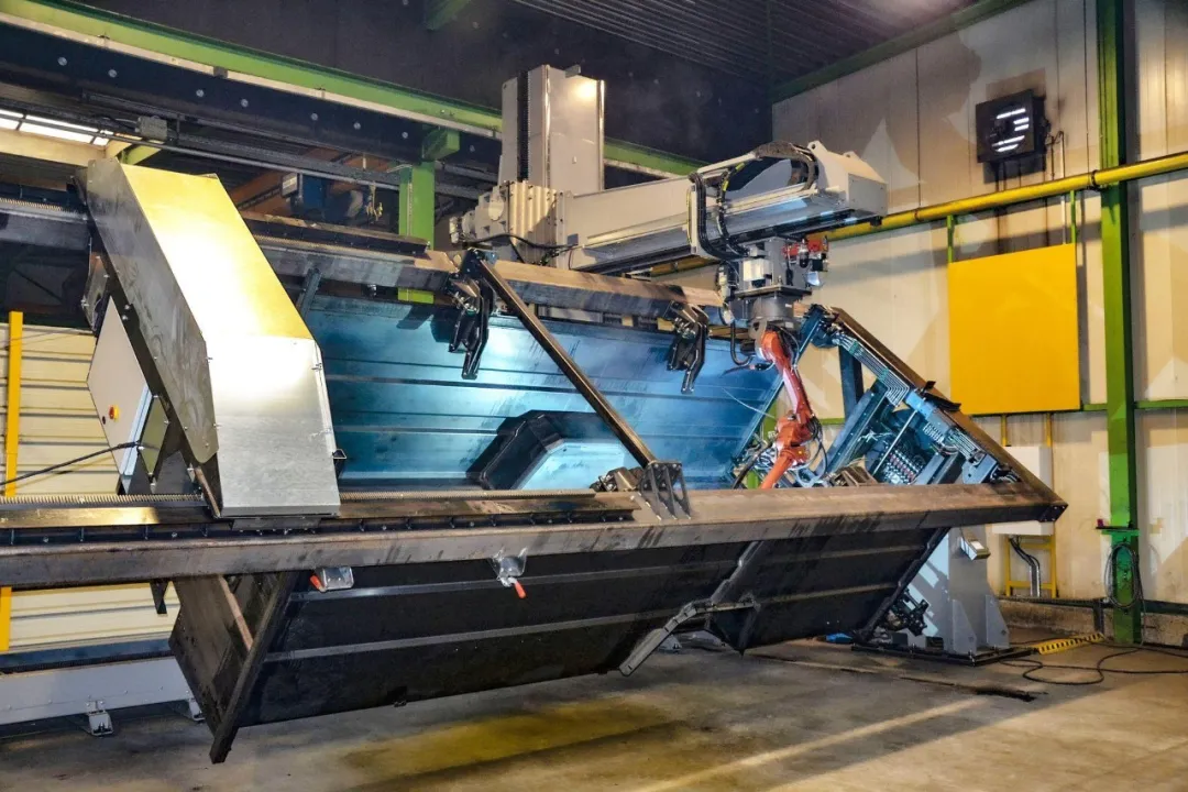 告别机器人示教！Joskin实现大型农机设备“秒级”焊接编程